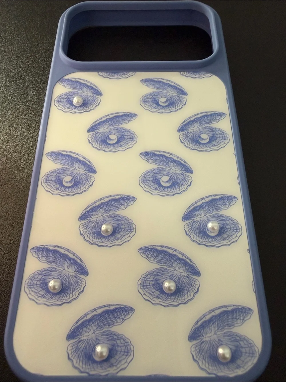 XO Poppy | Vintage Blue Clamshell Pearl iPhone 17 Pro Max MagSafe Case